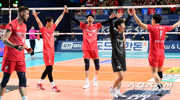'데자뷔 인줄~' 한국전력 '같은 장소, 같은 스코어로 2년 연속 업셋'…