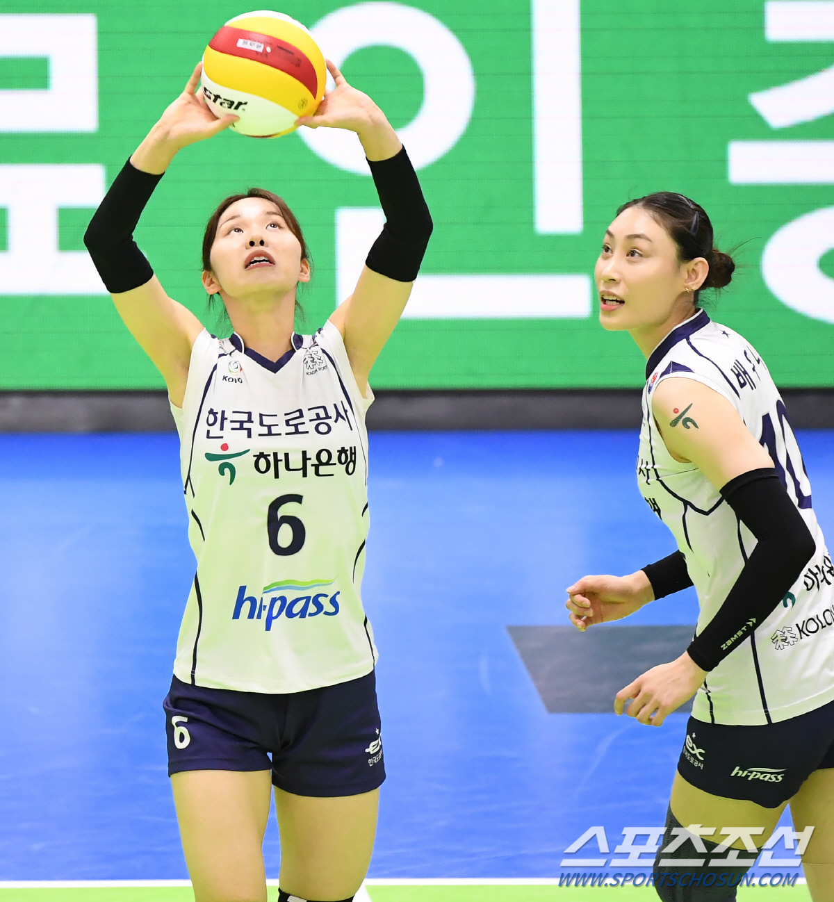 '예상 밖 완승' 이끈 '간 큰' 세터 "즐겨보자던 언니들 덕에 떨리지 …