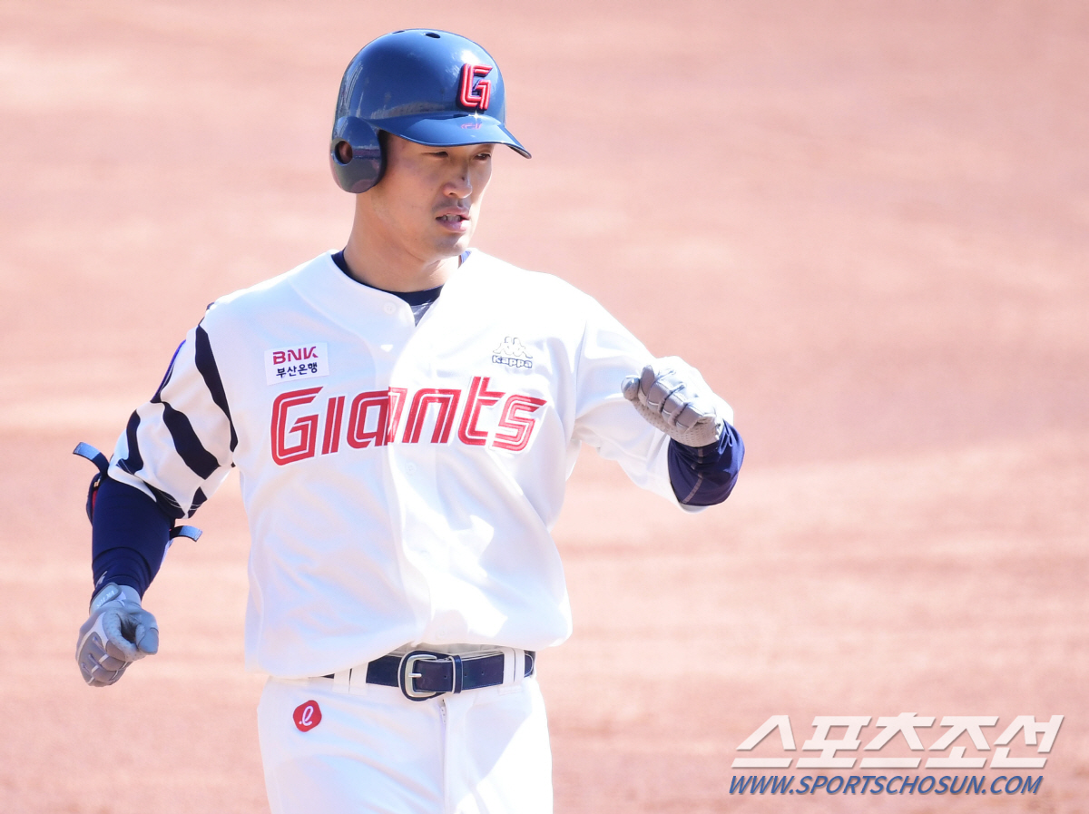 2년 연속 올해의 발견? '타율 6할+4할' 한일 ?z쌕이 경쟁, 부산의…