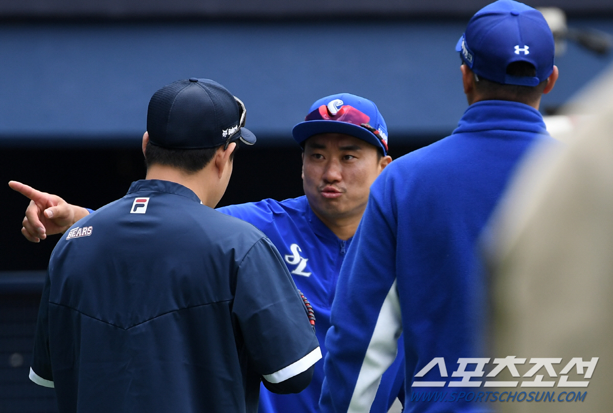 '천하의 양의지도 귀여운 후배' 장난기 가득한 김태군 어시스트, 대선배 …