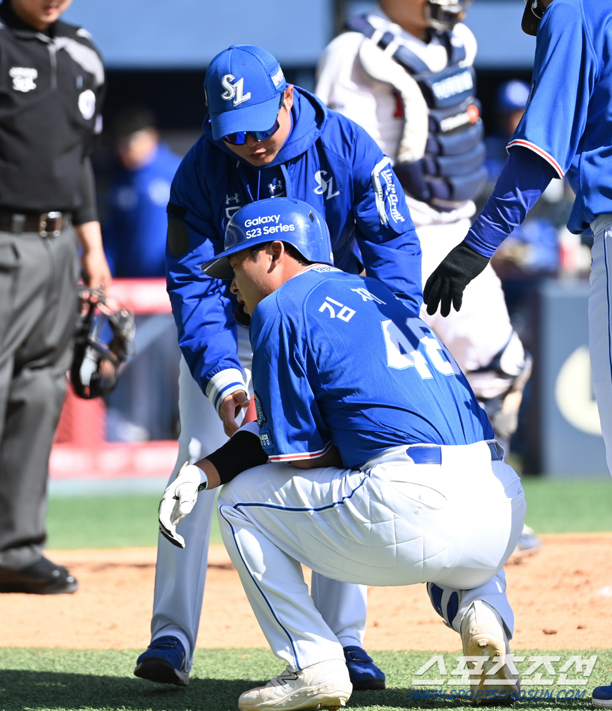 김재성, 스윙 후 오른쪽 옆구리 통증 호소 교체...작년에 다친 부위, …