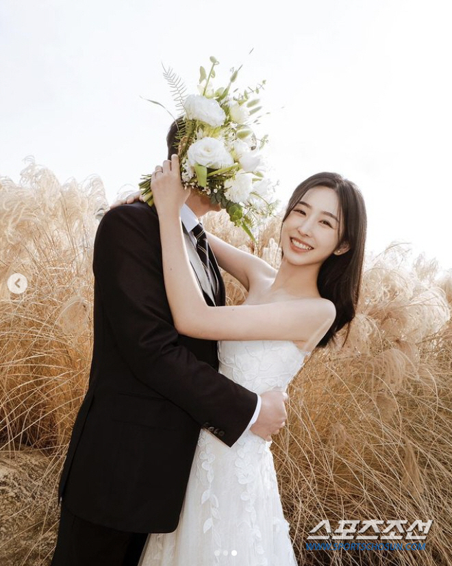 [단독]'결혼' 박지현, 신랑은 '연매출 1천억대' K패션 유통 사업가.…