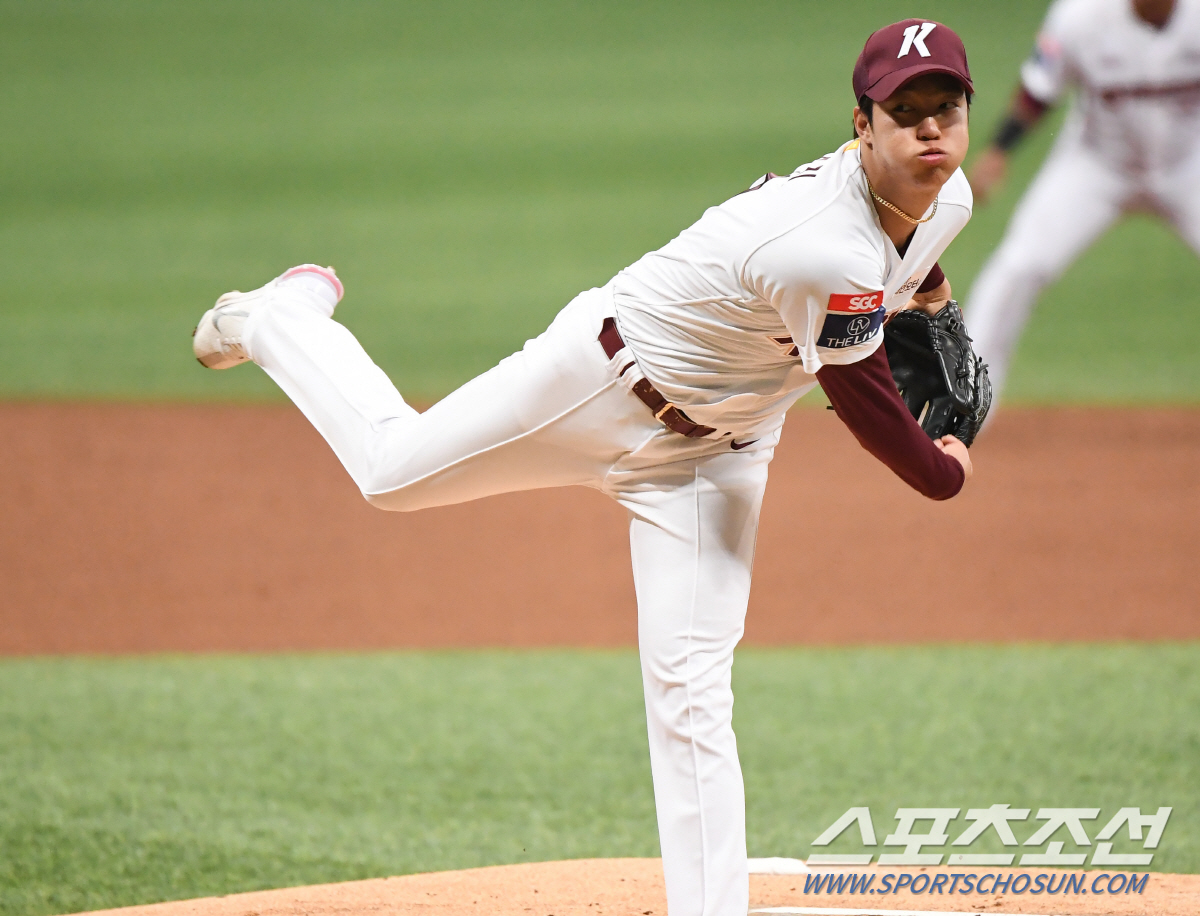 "개막에 맞춰 구상대로 점검"…157㎞ 에이스 피칭, 엄지 척