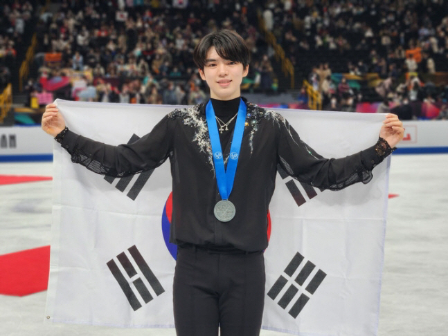 '이해인 이어 차준환까지' 세계선수권 남녀 동반 메달,한국 피겨 '전성시…
