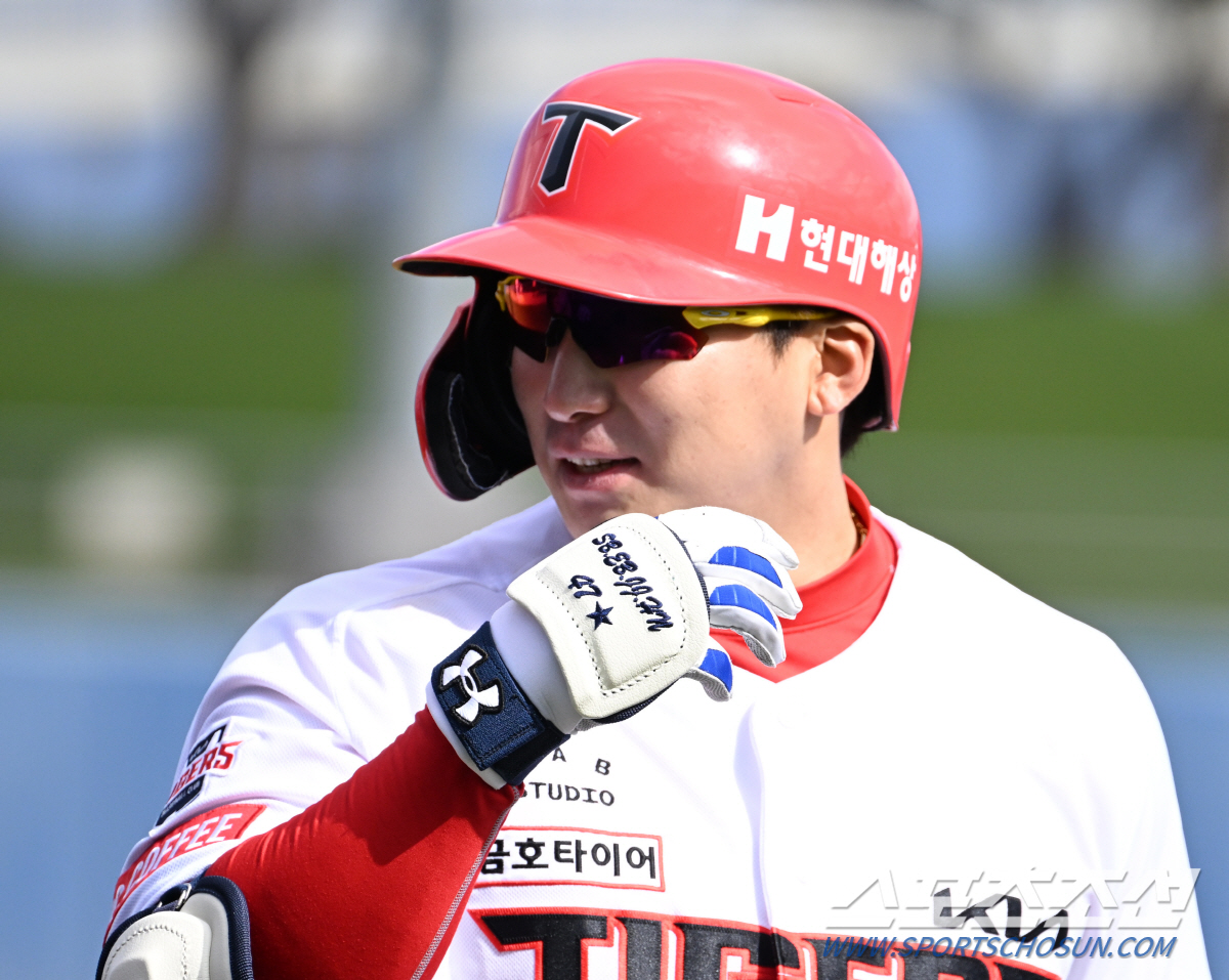 자취 감췄던 150억 타자, 개막전 복귀 청신호 "거의 100% 몸상태"