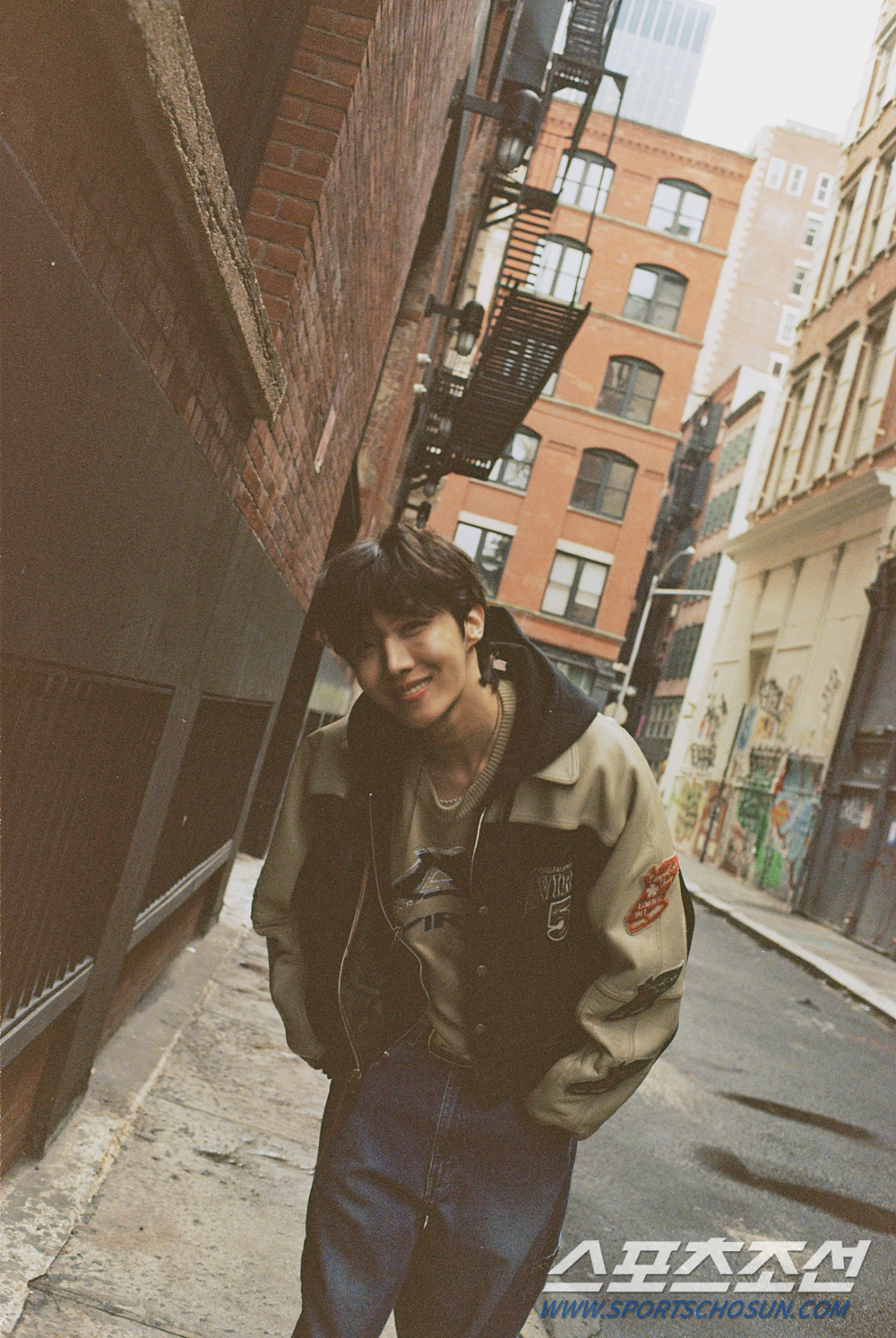 [SC초점] 지민, '첫 초동 밀리언셀러' 슈퍼 솔로…방탄소년단, 각개전…