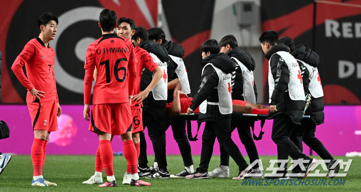 [우루과이전]'비상' 정우영 들것에 실려 이탈, 김진수→백승호에 이어 또…