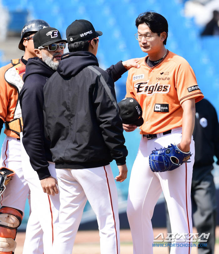[대구현장]폭투-볼넷-사구-사구, 한화가 시범경기 1위한 날, 웃지 못한…