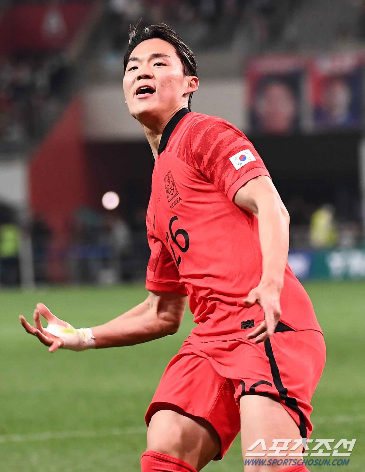 [우루과이전]손흥민→이강인→황인범→오현규, "괜찮아" 외친 6만관중…1-…