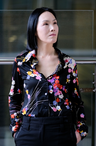 (서울=연합뉴스) 류효림 기자 = 넷플릭스 '더 글로리'에 출연한 배우 박지아가 지난 28일 서울 종로구 수송동 연합뉴스 사옥에서 인터뷰에 앞서 포즈를 취하고 있다. 2023.3.29