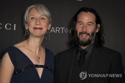 배우 키아누 리브스, 연인 존재 공개 언급…"함께 있을때 행복"