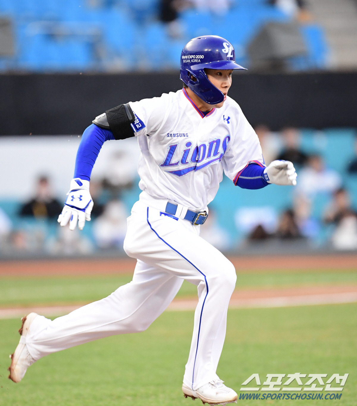 '페디 6K 무실점+김주원 쐐기포' NC, 삼성에 8-0 대승, 개막전 …