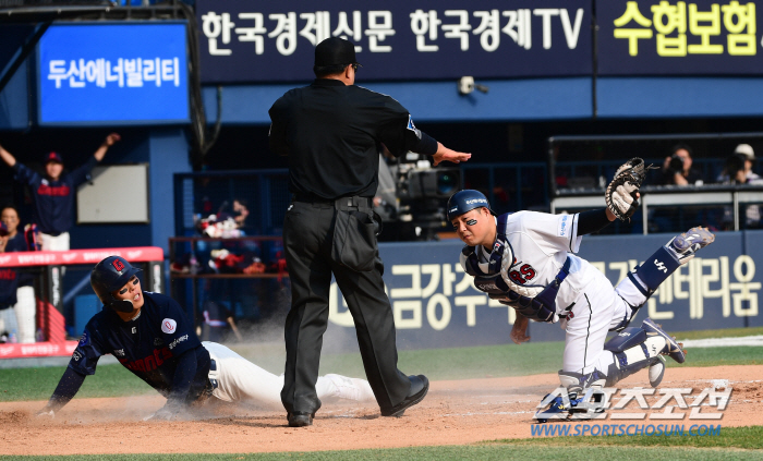 '김재환 동점포+로하스 끝내기포' 이승엽 감독 데뷔전 승리…롯데에 대역전…