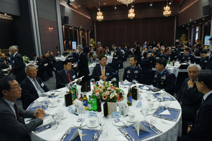 공군학사장교회 제13대 회장 서영득 변호사 선출
