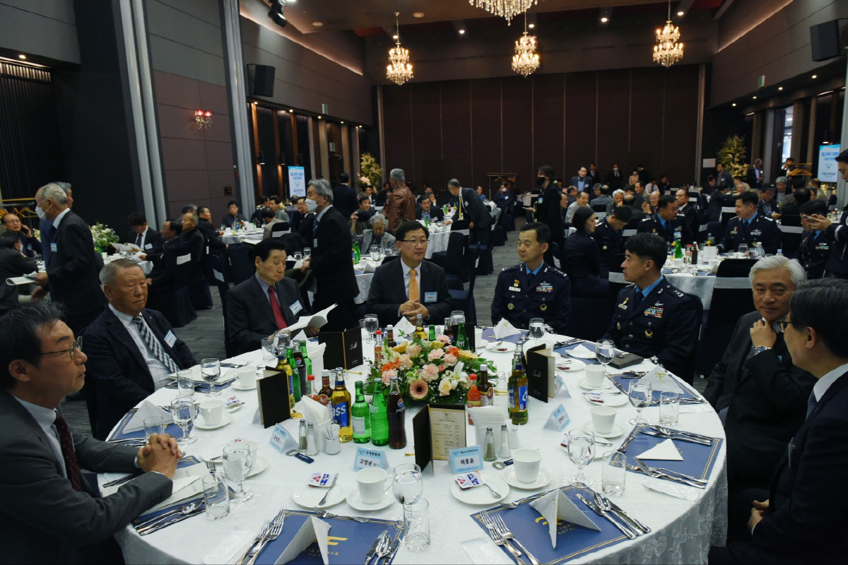 공군학사장교회 제13대 회장 서영득 변호사 선출
