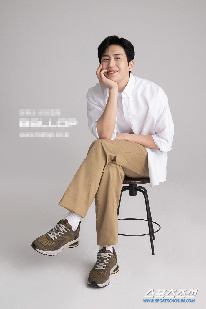 [SC이슈]'사생활 논란' 김선호, 브랜드 모델 발탁. 편안하고 위트 있…
