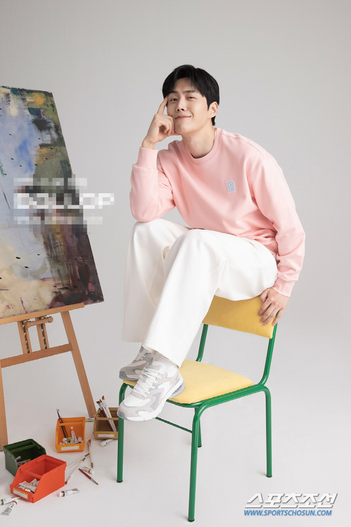 [SC이슈]'사생활 논란' 김선호, 브랜드 모델 발탁. 편안하고 위트 있…