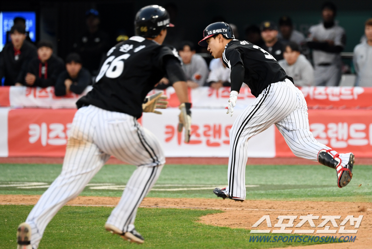 '깜짝 스퀴즈번트' 염갈량 눈도장 쾅!, 간절한 마음이 통한 이천웅 대타…