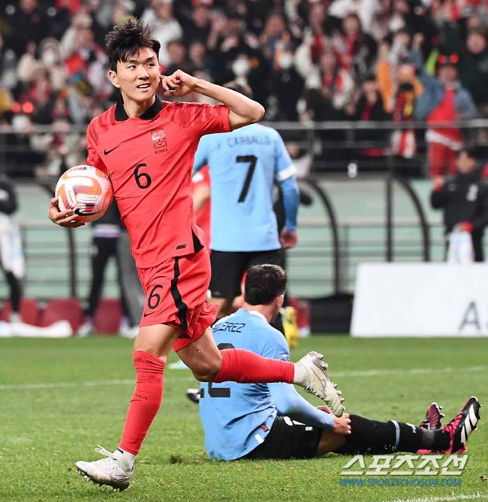 절정의 황인범, 그리스 돌아가자마자 환상 중거리로 4호골 '쾅', 팀은 …