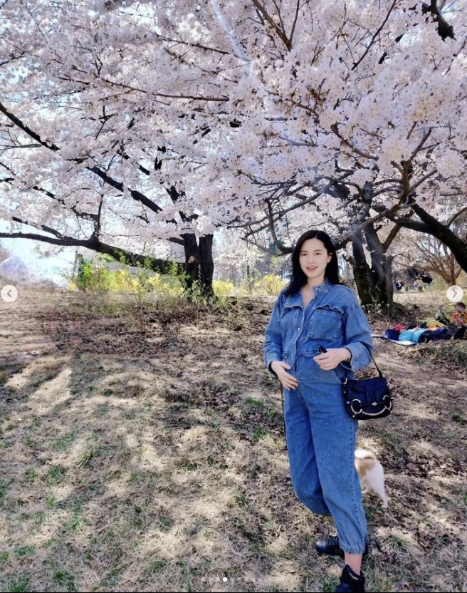 '쌍둥이 임신' 공현주, 점프수트 D라인 노출 "임산부는 서운한게 없어야…
