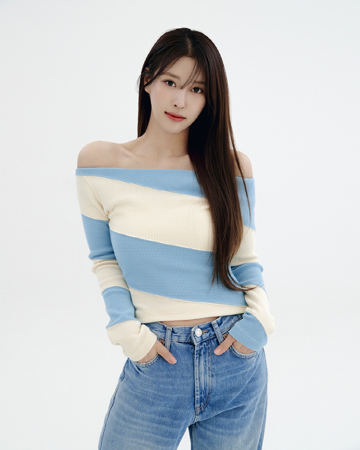 이미주, 데뷔 9년만 '첫 솔로 데뷔'…오는 5월 출격 "막바지 준비 중…
