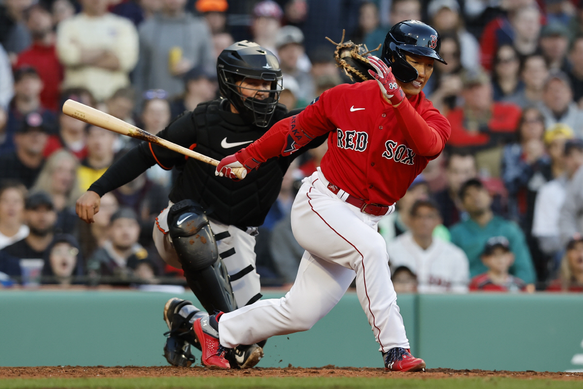 "일본 최고는 ML서 바로 통한다" 요시다 2안타-2타점 결승타…센가는 …