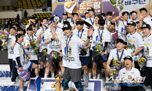 지금은 대한항공의 시대…3시즌 연속 통합우승, 새 왕조 열렸다[천안 리포트]