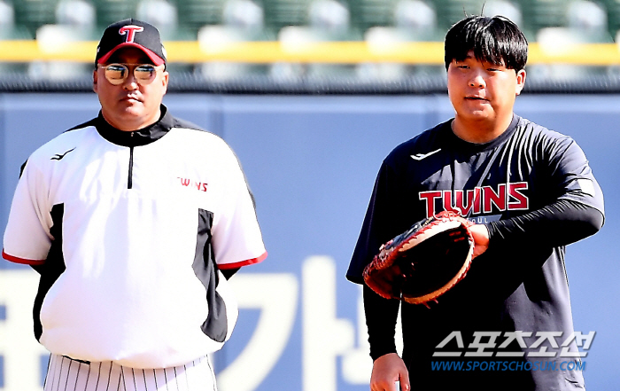 '코치님 살려주세요' 145그램 야구공 앞에서 공포 느낀 김기연..'레전…