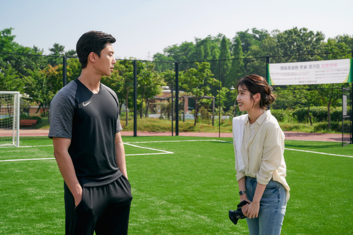 '드림' 박서준X아이유 반전의 티격태격 케미가 온다