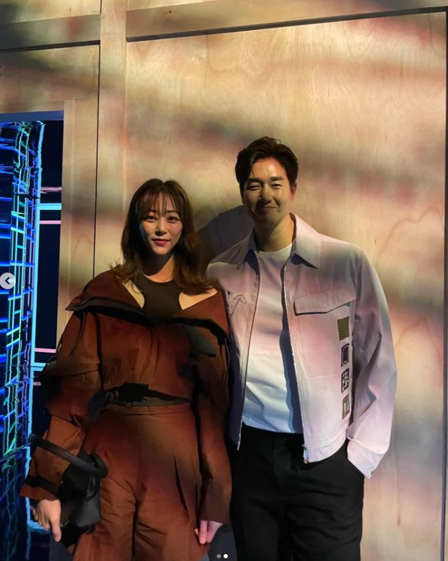 "사랑이 어떻게 안 변하니"…유지태♥김효진, 13년차 비주얼 부부가 사는…