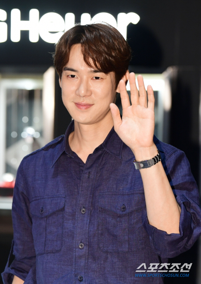 유연석, '경비원 갑질' 허위 폭로에 "그런 일에 흔들리지 않아"