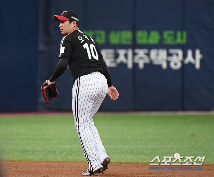 주장의 알까기→런다운 실책&1사 만루→무득점…허무했던 2실점, 멀었던 1…