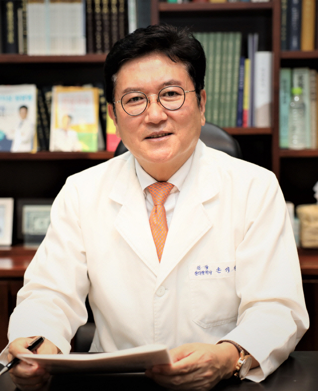 [SC건강칼럼] 부끄러워 숨기는 여성치질, 수술 대체 해결법은?