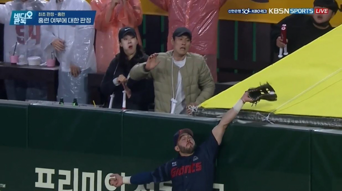최정 홈런 지운 '도둑', 사령탑은 알고 있었다? "100% 확신" [인…