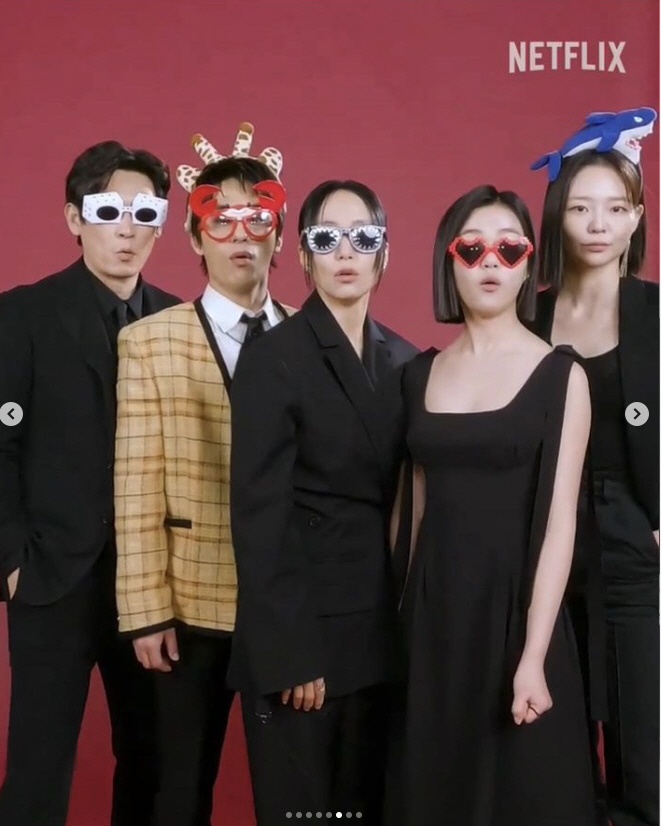 전도연 "인생네컷으로 심장 쑤시는 킬복순"..구교환 "혼자 꿀벌 죄송"