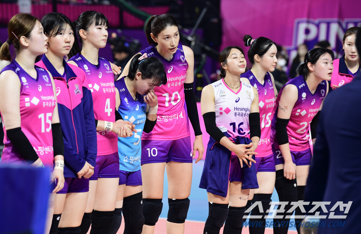'권순찬의 저주인가' 하늘은 흥국생명에 우승컵을 허락하지 않았다