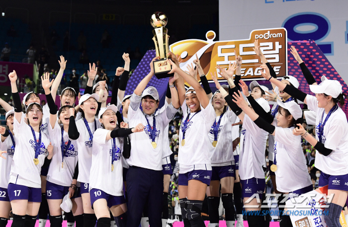 기적을 기록으로!" 도로공사의 역스윕 드라마! 0% 기적 만든 '라스트댄…