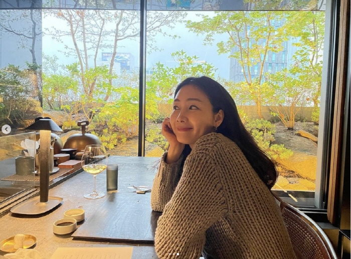 '48살 딸맘' 최지우, 20대 미모 비결 '초저열량 식사'