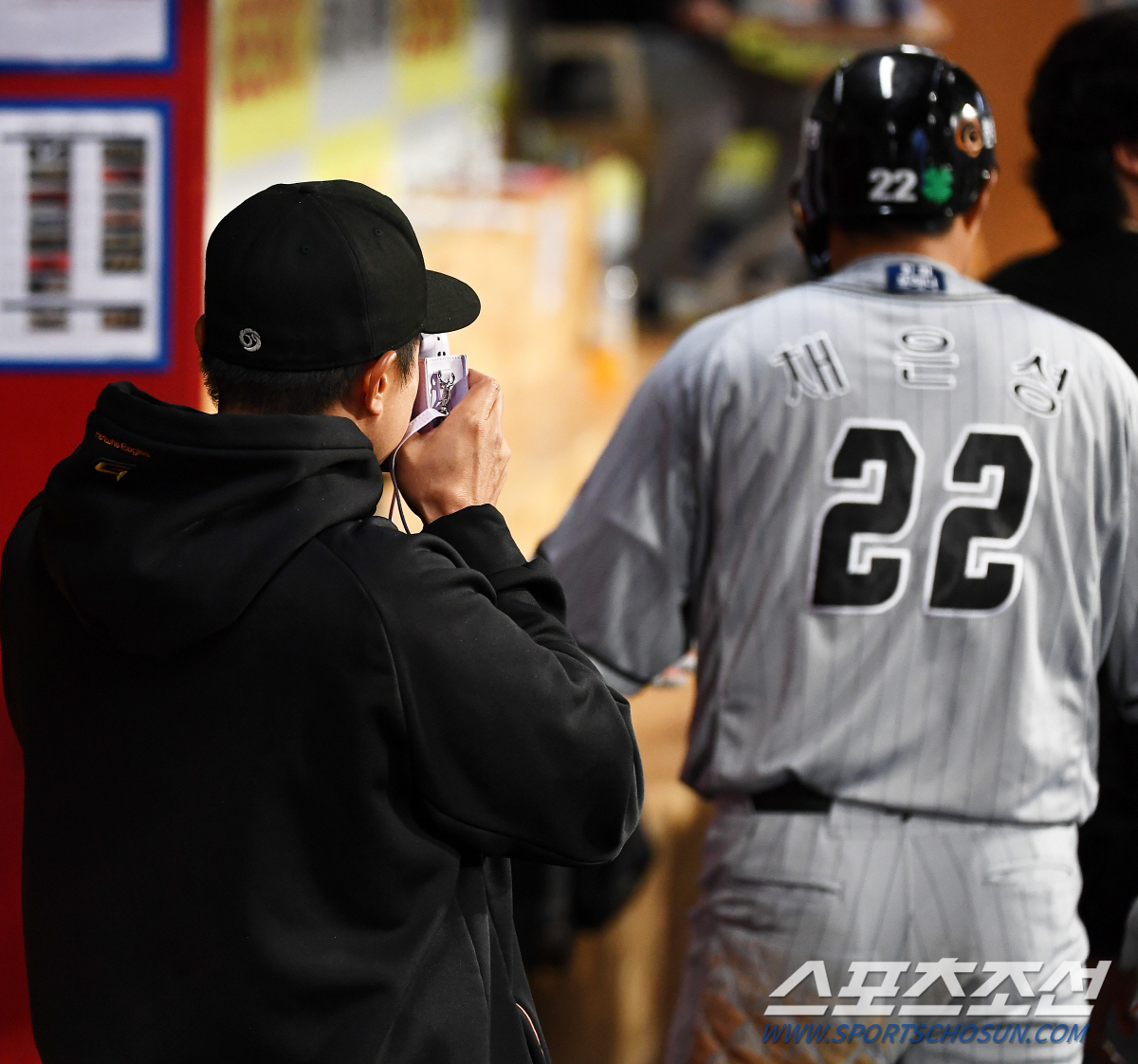 '여기 보세요 찰칵!' 90억 FA 타자의 홈런포가 터진 순간..'이글스…