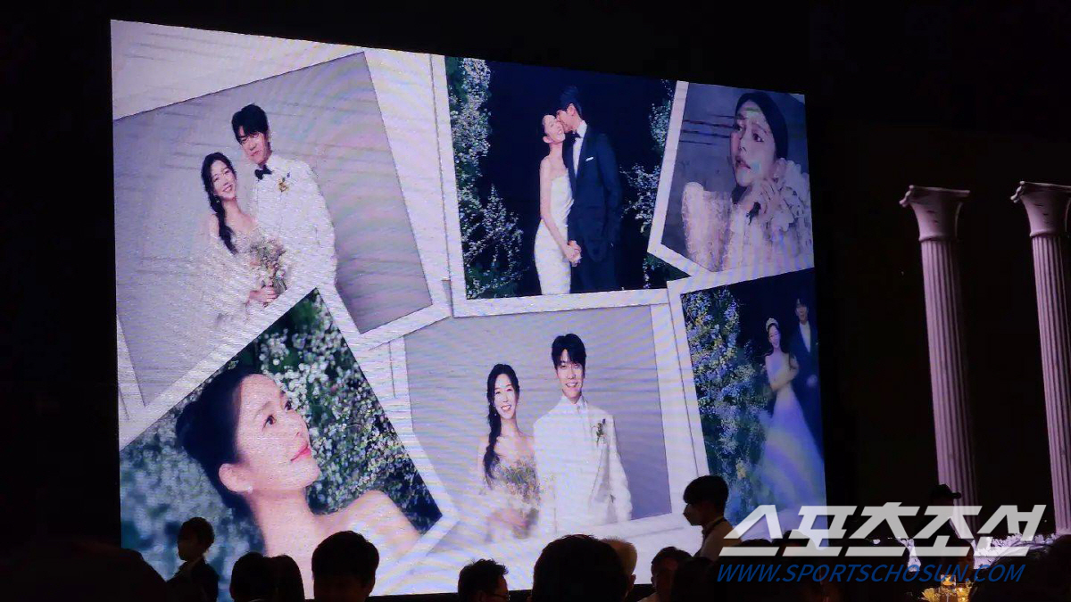 [SC이슈] 이승기♥이다인, 꿀 떨어지는 눈맞춤..'화려함의 끝' 결혼식…