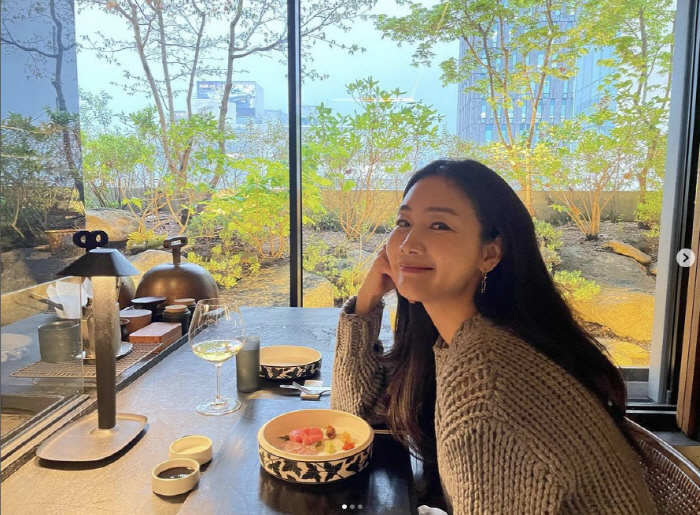 '48살' 최지우, 20대 미모 비결은 식단 '외식도 초저열량'