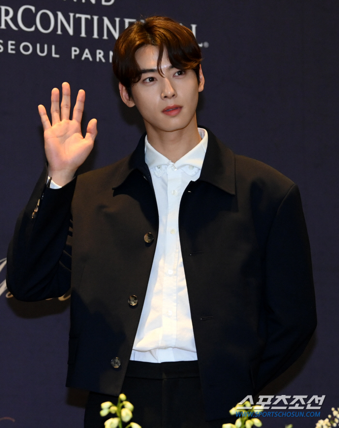 [SC현장] "이승기는 없지만"…양세형→육성재·차은우, 결혼식 빛낸 '집…