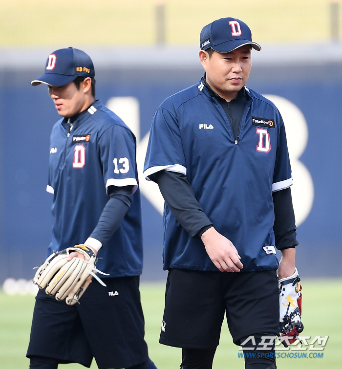 '코치님 너무한 거 아닙니까!' 양의지는 편하게·허경민은 진땀나게 '조성…