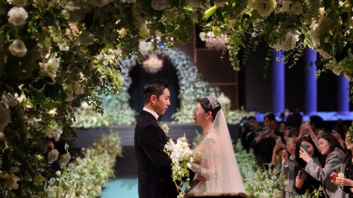 [종합]'이승기♥이다인' 결혼식 콘셉트는 '빅!빅!빅!'…초대형 웨딩홀·…