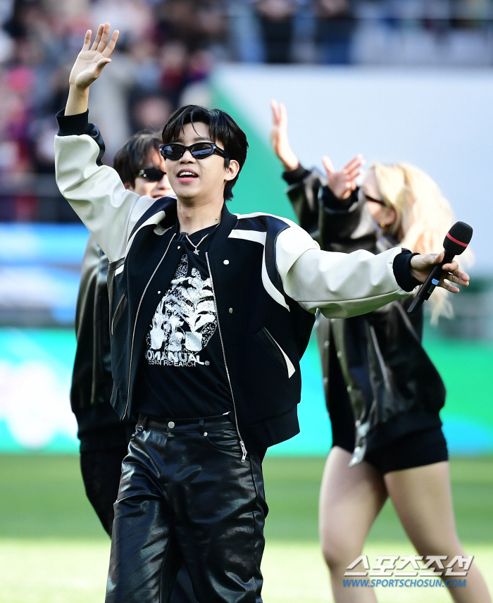 [SC이슈]임영웅 新 기록 4만5007명 관중 몰이, 코로나 시대 프로 …