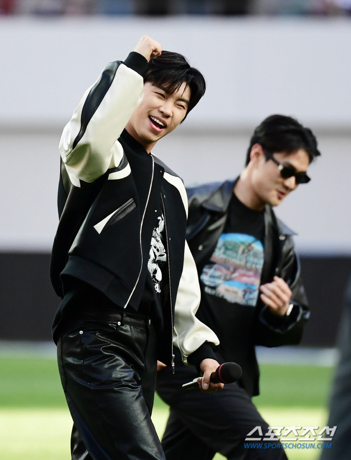 [SC이슈]임영웅 新 기록 4만5007명 관중 몰이, 코로나 시대 프로 …