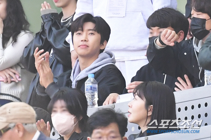 [SC이슈]임영웅 新 기록 4만5007명 관중 몰이, 코로나 시대 프로 …