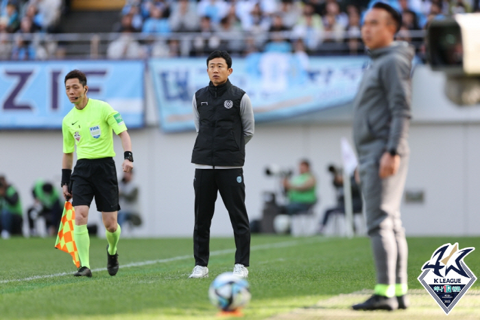 [현장인터뷰]최원권 감독 外人 향한 일침 "인내심 한계 있다, 계속 기회…