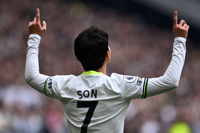 [속보]손흥민, 8시즌 만에 EPL 100호골 금자탑…역대 34번째 선수…