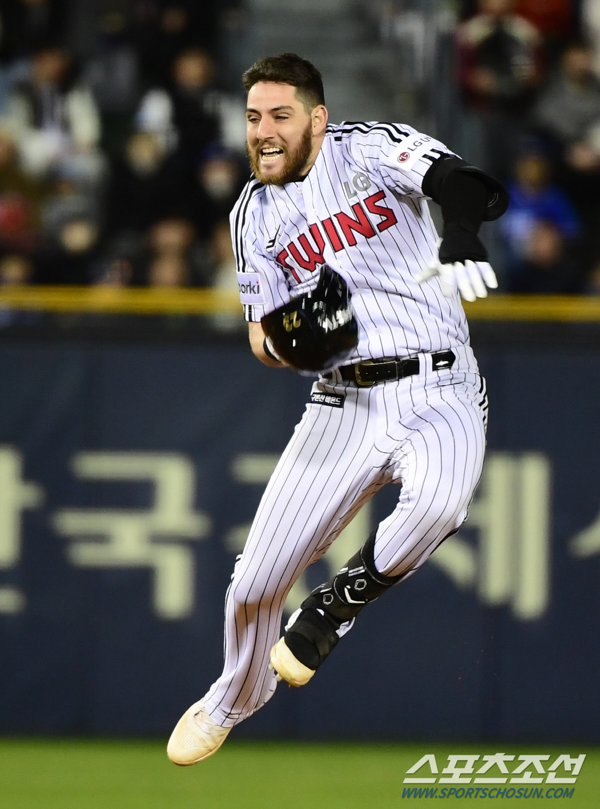 '네가 야구선수냐'는 비난 받던 외인의 반등, "LG 외인 흑역사, 깨부…